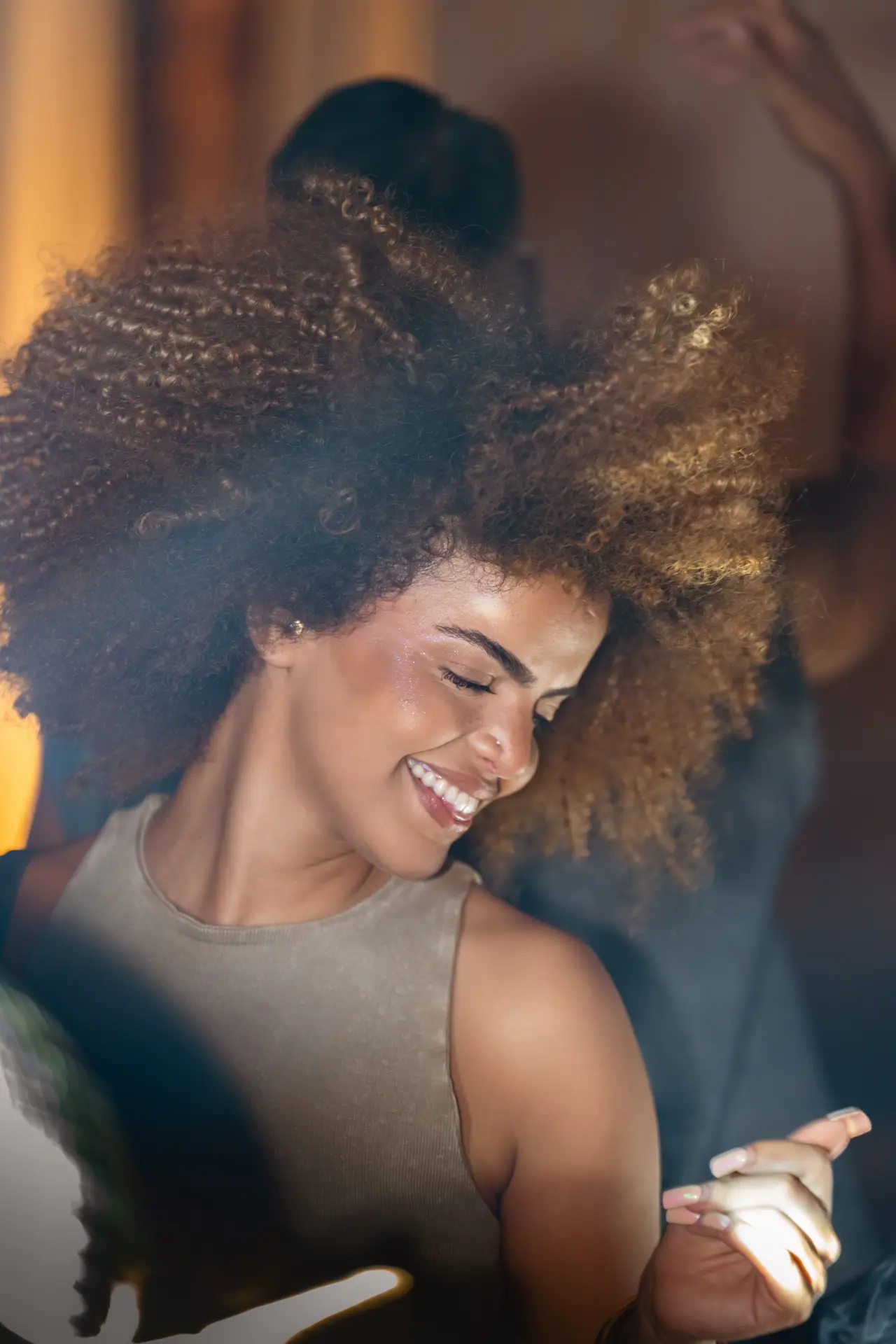 Invitée qui danse en soirée